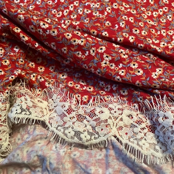 Nwot Rewind Lace Trim Top - Picture 7 of 7